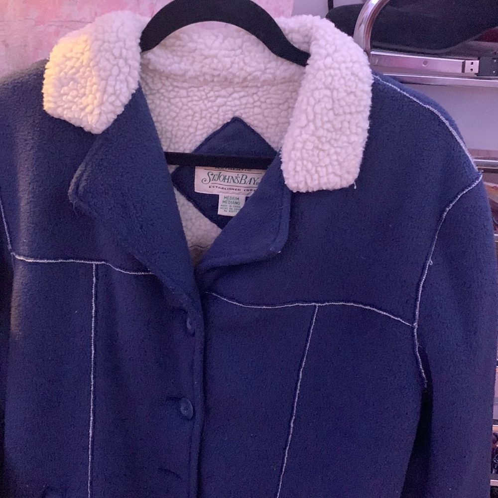 Brand new coat never worn and keeps you warm